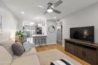 Photo #6: 6999402 Listing 