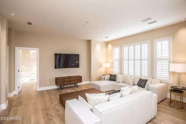 MLS: 6999729 Condo For Sale