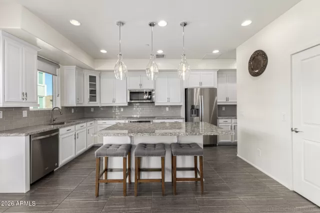 MLS: 6999912 Condo For Sale