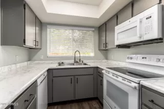 Photo #2: 7000120 Listing