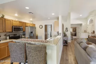 Photo #5: 7001209 Listing 
