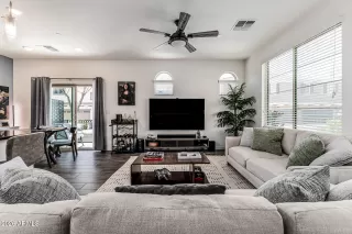 Photo #4: 7001229 Listing 