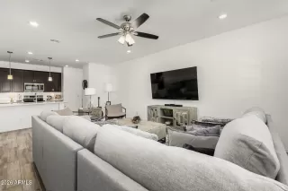 Photo #5: 7001342 Listing