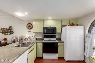 Photo #3: 7001393 Listing 