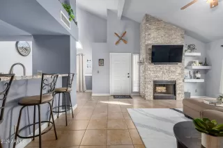 Photo #3: 7001410 Listing