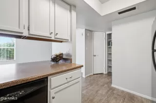 Photo #6: 7001663 Listing