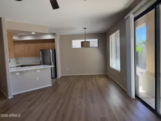 Photo #5: 7001688 Listing