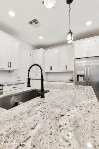 Photo #3: 7001767 Listing