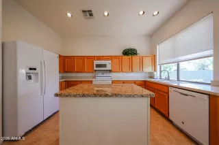 Photo #4: 7002069 Listing