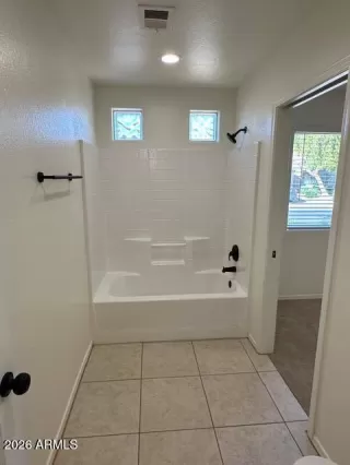 Photo #3: 7002209 Listing