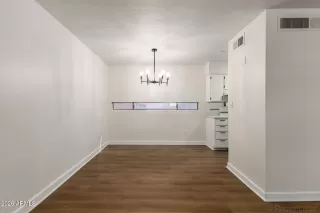 Photo #5: 7002765 Listing 