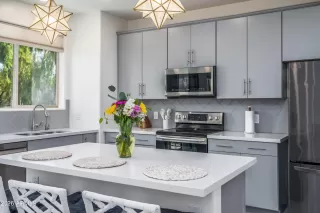 Photo #2: 7003801 Listing 