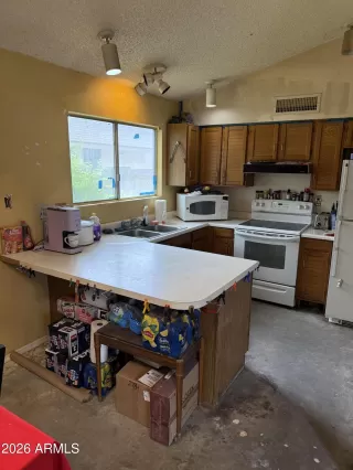 Photo #4: 7003936 Listing 