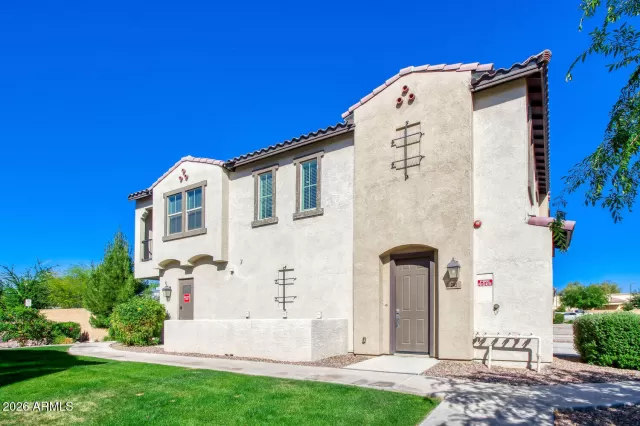 MLS: 7004000 Condo For Sale