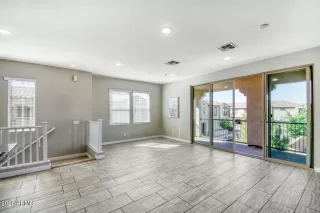 Photo #5: 7004000 Listing 