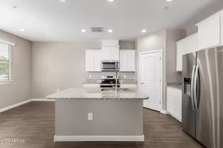 Photo #6: 7004083 Listing 