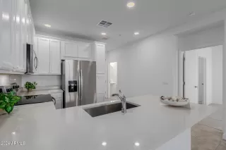 Photo #1: 7004948 Listing 