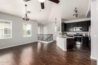 Photo #3: 7005931 Listing