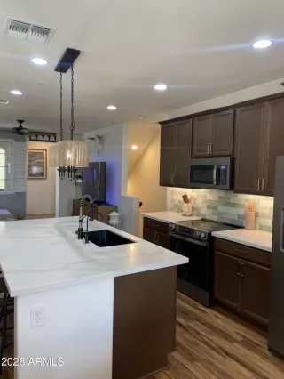 Photo #3: 7006375 Listing