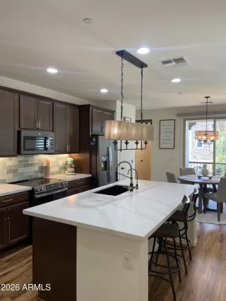 Photo #5: 7006375 Listing