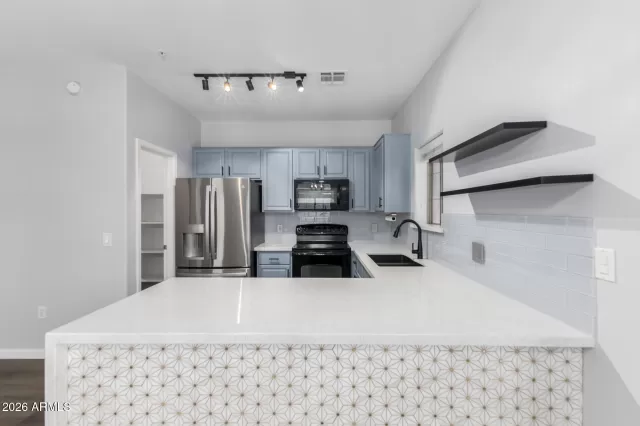 MLS: 7006398 Condo For Sale