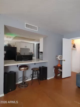 Photo #5: 7006810 Listing