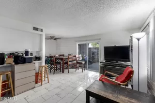 Photo #3: 7006907 Listing