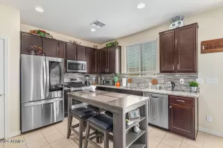 Photo #5: 7008023 Listing 