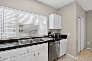 Photo #4: 7008069 Listing 