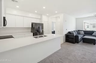 Photo #5: 7008250 Listing 