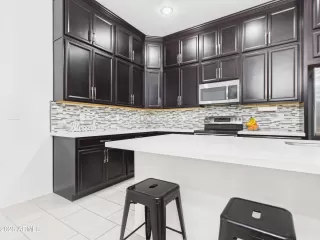 Photo #5: 7009202 Listing