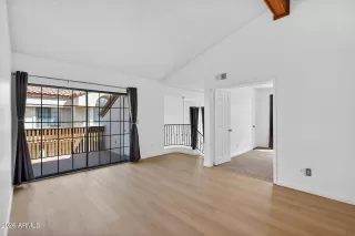 Photo #4: 7009643 Listing