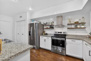 Photo #5: 7009768 Listing