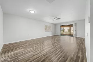 Photo #5: 7009799 Listing 