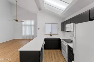 Photo #4: 7010559 Listing 