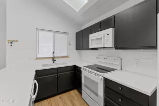 Photo #5: 7010559 Listing 