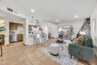 Photo #4: 7010678 Listing 