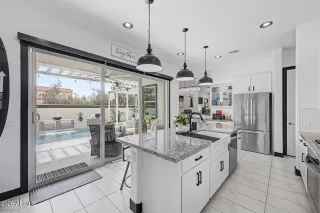 Photo #3: 7011047 Listing