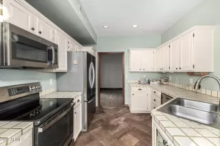 Photo #4: 7011270 Listing 