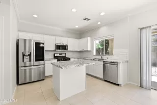 Photo #2: 7011743 Listing