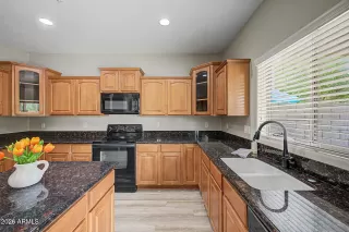 Photo #6: 7011833 Listing