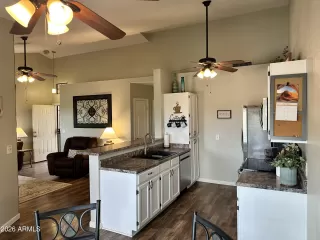 Photo #2: 7012129 Listing 