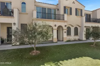 Photo #2: 7012157 Listing 