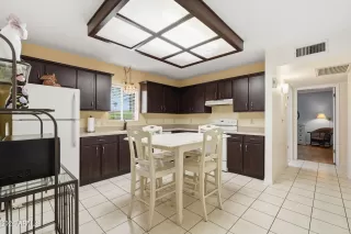 Photo #4: 7012343 Listing 