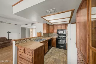 Photo #5: 7012679 Listing