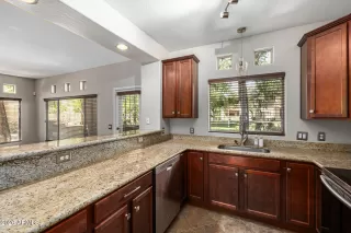 Photo #6: 7013051 Listing