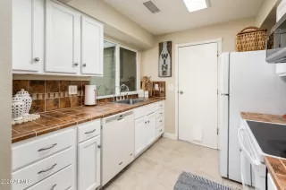 Photo #4: 7013081 Listing 