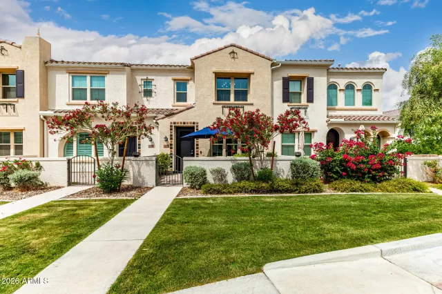 MLS: 7013173 Condo For Sale