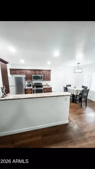 Photo #4: 7013401 Listing