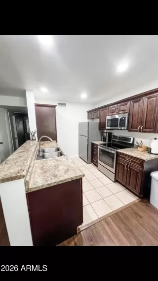 Photo #5: 7013401 Listing